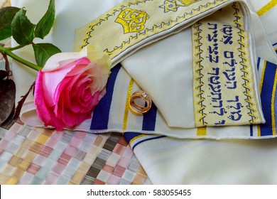 wedding rings and pink roses Rose, wedding rings, Jewish wedding