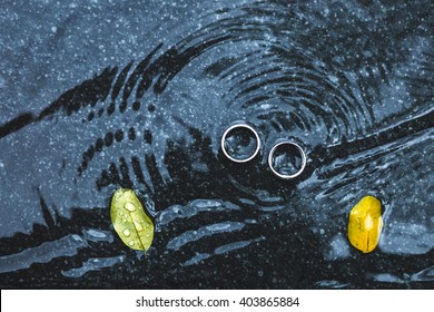 11,589 Wedding ring in water Images, Stock Photos & Vectors | Shutterstock