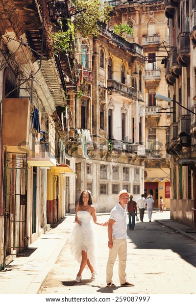 Wedding sunny couple in\
Cuba near the sea