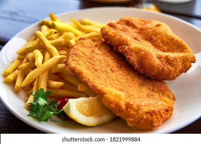 5,630 Schnitzel and chips Images, Stock Photos & Vectors | Shutterstock