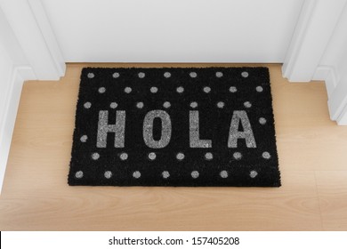 Welcome Home Black Mat. Hola