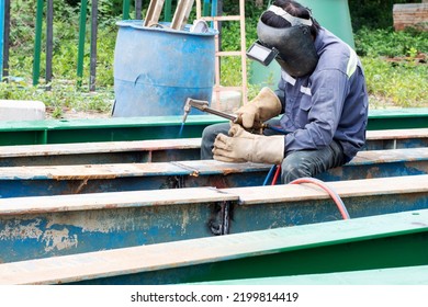 Welding, Or Gas Welding. And Oxy-fuel Cutting Are Processes That Use Fuel Gases And Oxygen To Weld And Cut Metals, Respectively.