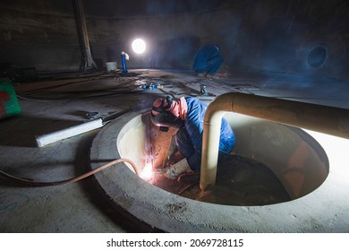 443 Oil sump Images, Stock Photos & Vectors | Shutterstock