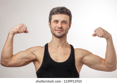 chubby man posing mucles Chubby man posing mucles