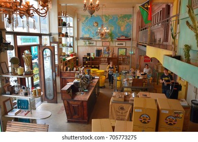 WELLINGTON, NEW ZEALAND - MARCH 22, 2015. Interior View Of Havana Coffee Works In Wellington, With Furniture And People.