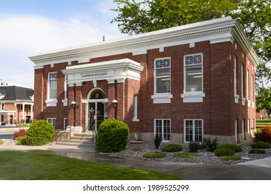 Apple Carnegie Library Images Stock Photos Vectors Shutterstock