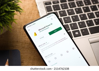 West Bangal, India - November 11, 2021 : Microsoft Power BI Logo On Phone Screen Stock Image.