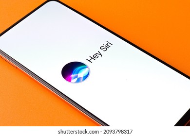 West Bangal, India - September 28, 2021 : Siri Logo On Phone Screen Stock Image.