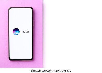 West Bangal, India - September 28, 2021 : Siri Logo On Phone Screen Stock Image.