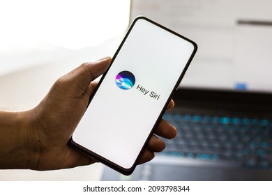 West Bangal, India - September 28, 2021 : Siri Logo On Phone Screen Stock Image.