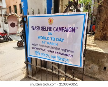 West Bengal, India:  March-24-2022: Tuberculosis Or TB Disease Awareness Campaign In Bardhaman, West Bengal.  Banner And Tableau Used To Spread Awareness On The Occasion Of World TB Day.