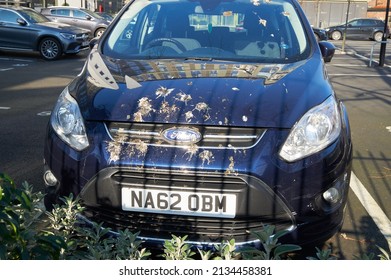 West Bridgford, Nottingham, UK 03 08 2022 Bird droppings on a car hood