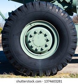 West Chester, Ohio, 08/10/2019 Army Wheel And Tire On A Cannon