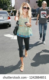 West Hollywood, CA, USA, 08-07-2006
Nicole Richie Shopping With Friend DJ Samantha Ronson In West Hollywood.