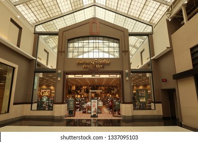 Barnes And Noble Images Stock Photos Vectors Shutterstock