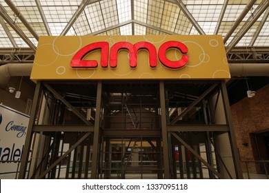 WEST NYACK, NEW YORK/USA - March 1, 2019: Interior Of The Palisades Center (AMC) At 1000 Palisades Center Drive. Editorial Use Only. 