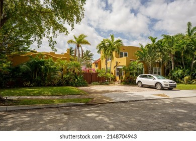 West Palm Beach, FL, USA - April 21, 2022: Photo Of A Historic Home In The Old Northwood Historic District