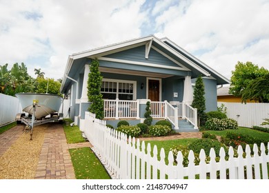 West Palm Beach, FL, USA - April 21, 2022: Photo Of A Historic Home In The Old Northwood Historic District