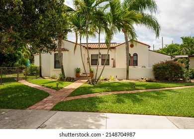 West Palm Beach, FL, USA - April 21, 2022: Photo Of A Historic Home In The Old Northwood Historic District