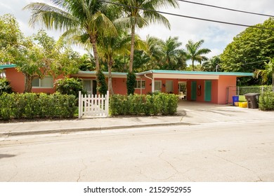 West Palm Beach, FL, USA - April 21, 2022: Photo Of A Historic Home In The Old Northwood Historic District