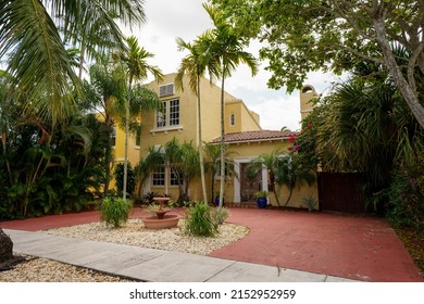 West Palm Beach, FL, USA - April 21, 2022: Photo Of A Historic Home In The Old Northwood Historic District