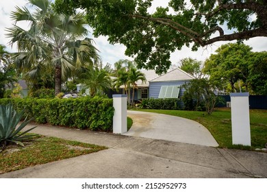 West Palm Beach, FL, USA - April 21, 2022: Photo Of A Historic Home In The Old Northwood Historic District