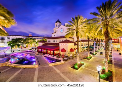 West Palm Beach, Florida, USA cityscape and plaza.