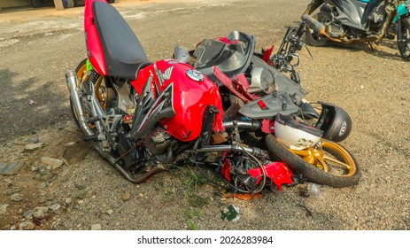 West Sumatra, Indonesia , August 16, 2021 : Close-up Of A Motorcycle, Destroyed In A Serious Accident, Placed In The Parking Lot Of The Traffic Accident Management Office