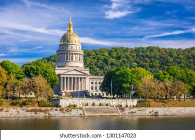 West Virginia State Capitol on the Kanawha River in Charleston, West Virginia, USA.