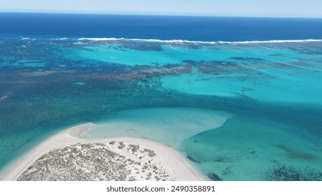 Western Australia shown during a road trip through drone footage with a DJI Mavic Air 2. The aerial image depicts the beauty of the sea dessert coast in Ningaloo Reef between Exmouth and Coral Bay.