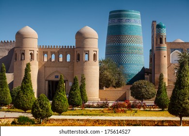Western gate (Ata Darvoza) to ancient town of Itchan Kala. Khiva, Uzbekistan