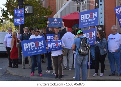 Westerville, Ohio October 15, 2019: 
Political Candidate Supporters And Protesters Near By Otterbein College The Eve Of CNN's 2020 DNC Debate. Featured: Supporters For President-Elect 
Joe Biden.
