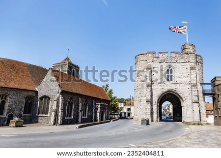 The Westgate in Canterbury, Kent, England, high western gate of the city wall is the largest surviving city gate in England, it is the last survivor of Canterbury's seven medieval gates