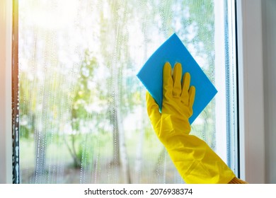 25,254 Wiping window Images, Stock Photos & Vectors | Shutterstock