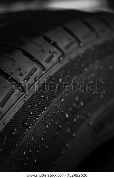 wet tire\
texture