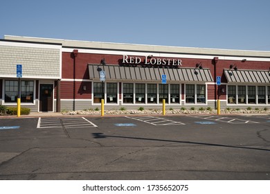 Wethersfield, CT, USA - April 19, 2020 - Red Lobster Restaurant Outside Parking Lot. 