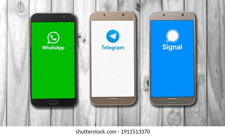 WhatsApp, Telegram And Signal On Smartphones Screens. 7 Fev, 2021, Sao Paulo, Brazil.