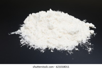 Wheat Flour On Black Background Stock Photo 621018011 | Shutterstock