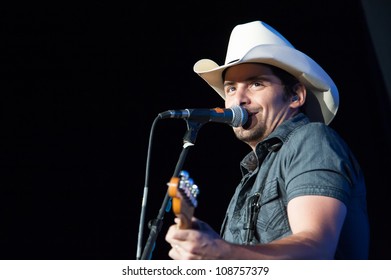 297 Brad paisley Images, Stock Photos & Vectors | Shutterstock