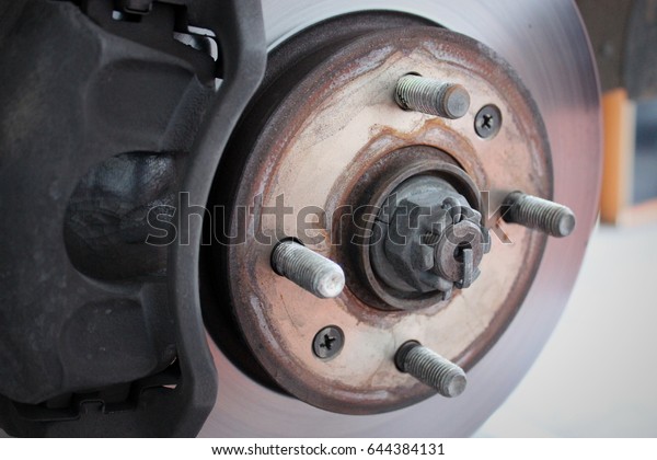 Wheel and disc\
break in maintenance\
process