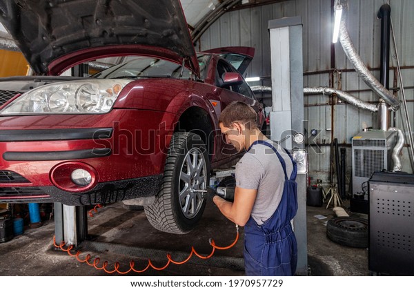 Wheel\
Technician Repair Auto Service Mechanic\
Vehicle