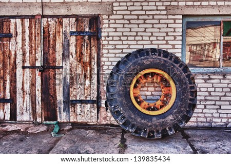 Wheel tractor for the wall.