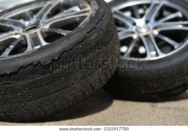 wheels for drift\
with torn protectors of\
tires