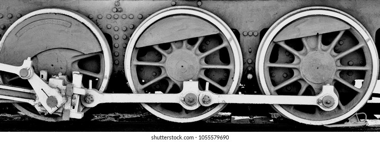 wheels of the old steam locomotive