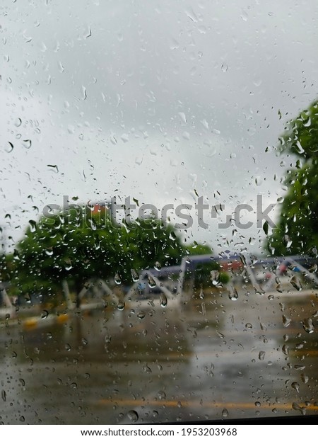 when the rain soaks my car\
window