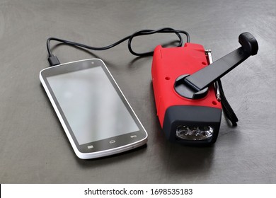 When You're In An Emergency Situation And Don't Have An Outlet To Charge Your Cell Phone, This Hand Crank Phone Charger Can Be A Life Saver.