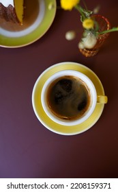 While drinking coffee at the cafe, clemon cake