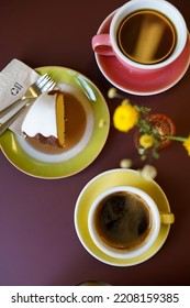 While drinking coffee at the cafe, clemon cake