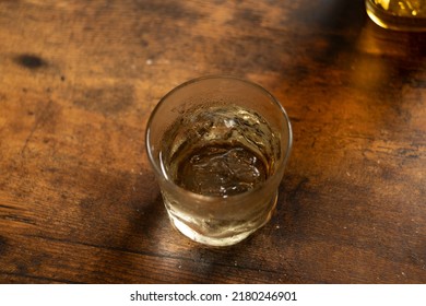 Whiskey With Water Bourbon Brandy Whiskey BAR Home Drinking Irish Scotch