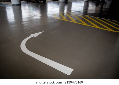 25,198 Parking direction Images, Stock Photos & Vectors | Shutterstock